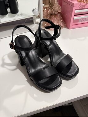Black Block Heel Ankle Strap Sandals - Women's